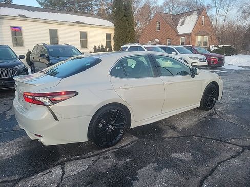 Used 2024 Toyota Camry XSE image 5