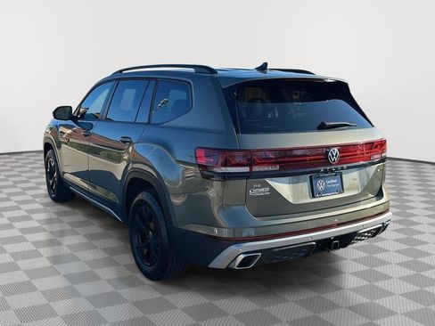 Certified 2025 Volkswagen Atlas Peak Edition SE AWD/4WD image 7