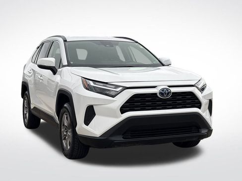 Used 2022 Toyota RAV4 XLE AWD/4WD image 11