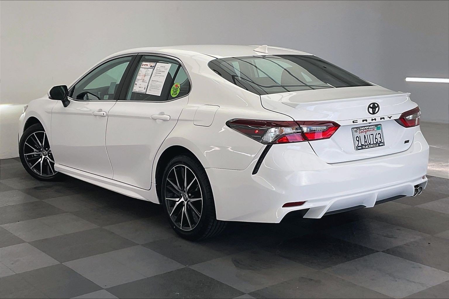 Used 2024 Toyota Camry SE w/ Convenience Package FWD image 10