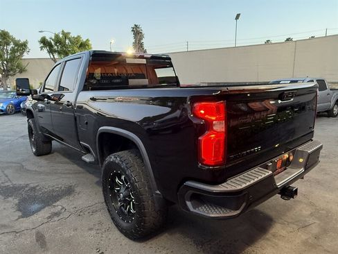 Used 2022 Chevrolet Silverado 2500 LTZ w/ LTZ Plus Package image 13