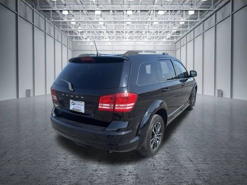 Used 2018 Dodge Journey SE w/ Connectivity Group FWD image 5