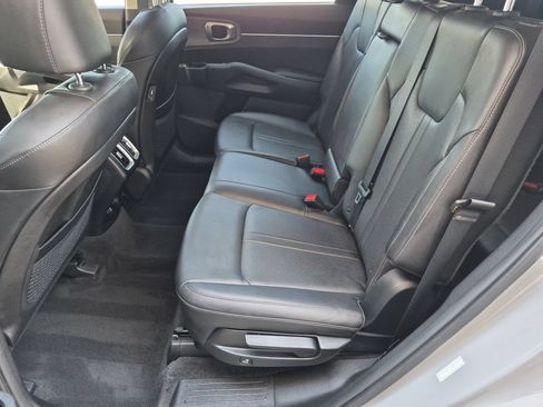 Used 2022 Kia Sorento S w/ Panoramic Sunroof Package AWD/4WD image 25