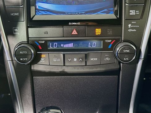 Used 2017 Toyota Camry XLE w/ Moonroof Package image 19