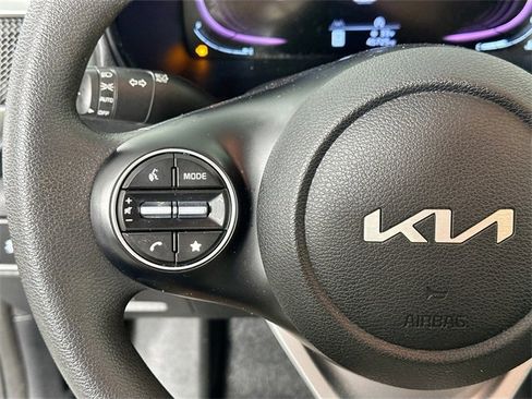 Used 2023 Kia Soul LX image 19