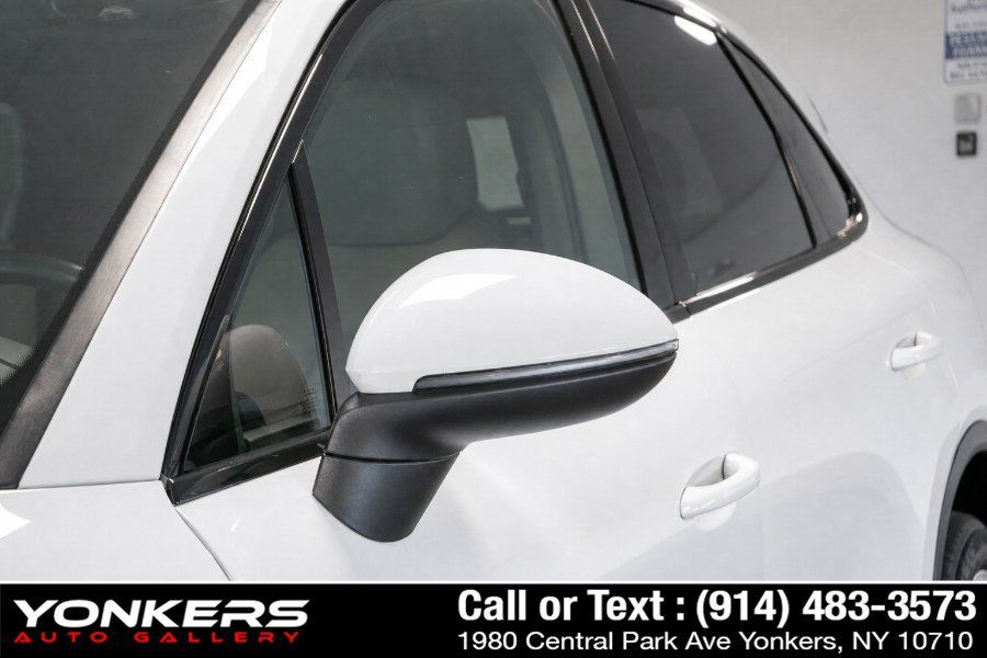 Used 2021 Porsche Cayenne AWD/4WD image 15