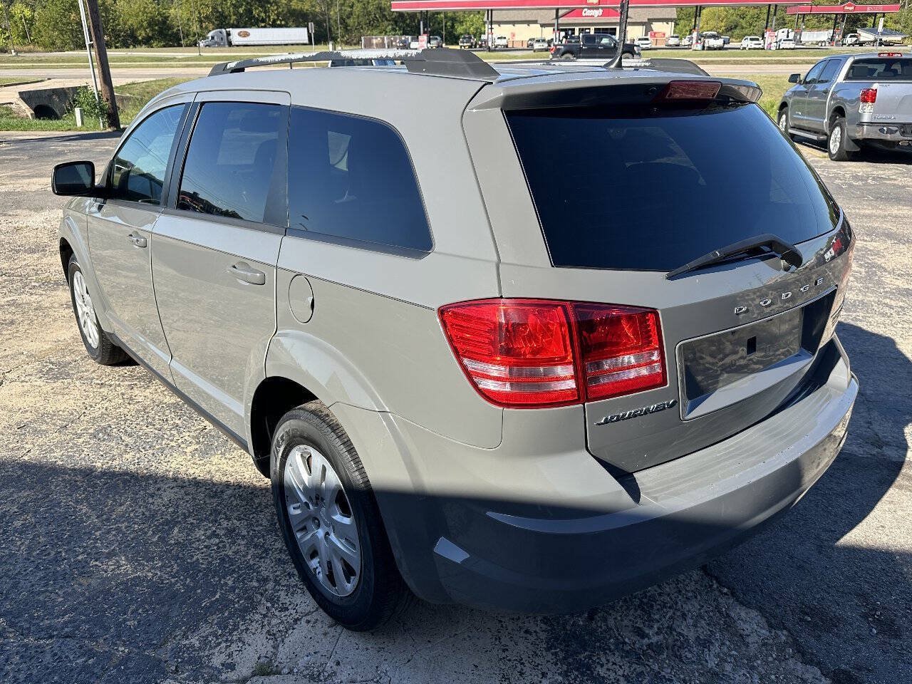 Used 2019 Dodge Journey SE FWD image 6