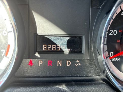 Used 2018 Dodge Grand Caravan SE w/ UConnect Hands-Free Group image 17