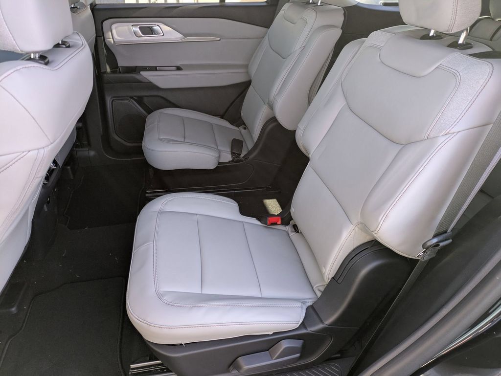 New 2026 Ford Explorer Active w/ Active Comfort Package AWD/4WD image 18