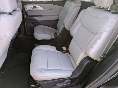 New 2026 Ford Explorer Active w/ Active Comfort Package image 18