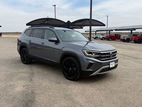 Used 2022 Volkswagen Atlas SE image 3