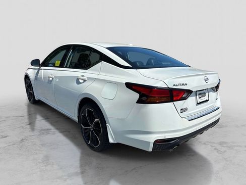 Used 2023 Nissan Altima 2.5 SR AWD/4WD image 3