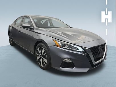 Used 2022 Nissan Altima 2.5 SV