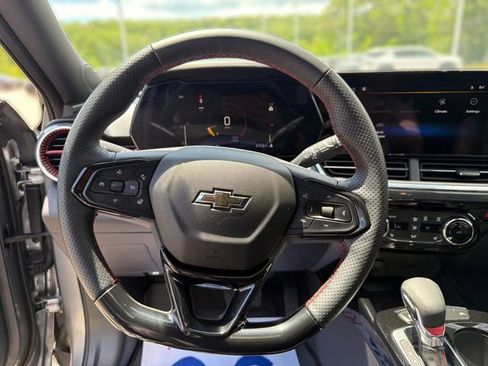 New 2026 Chevrolet Trax RS w/ Sunroof Package FWD image 18