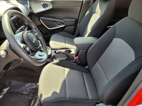 Used 2025 Kia Soul S FWD image 16