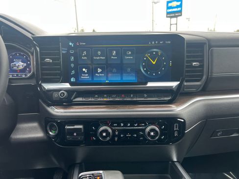 Used 2025 Chevrolet Silverado 1500 LT Trail Boss w/ LPO, Dark Essentials Package image 25