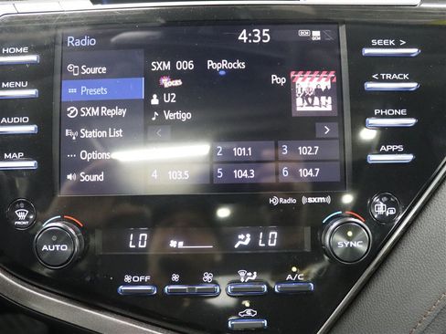 Used 2020 Toyota Camry XLE FWD image 33