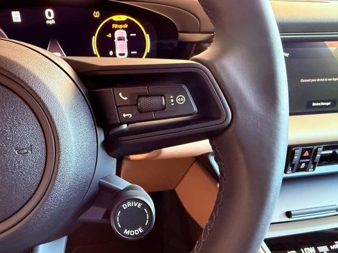 Certified 2025 Porsche Macan 4 Electric AWD/4WD image 17