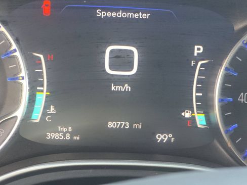 Used 2020 Chrysler Pacifica Touring-L Plus FWD image 11