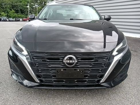 Used 2024 Nissan Altima 2.5 SV FWD image 8