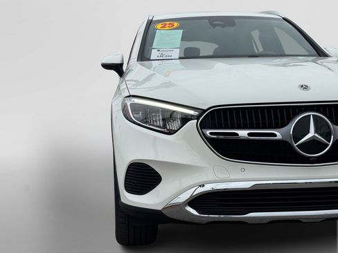 Certified 2025 Mercedes-Benz GLC 300 image 11