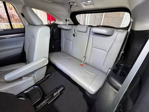 Used 2020 Toyota Highlander Limited image 50