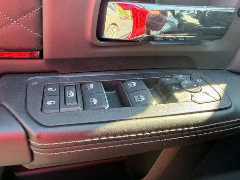 Used 2025 RAM 3500 Limited AWD/4WD image 16