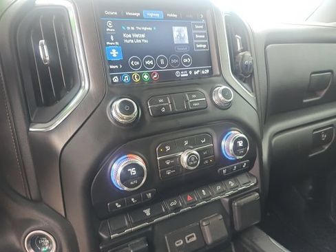 Used 2023 GMC Sierra 3500 AT4 AWD/4WD image 13