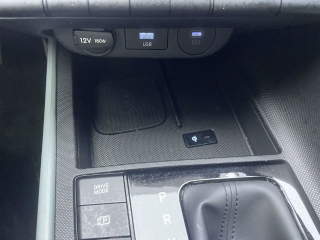 Used 2025 Hyundai Elantra Limited FWD image 31