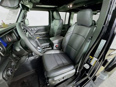New 2026 Jeep Wrangler Unlimited Sahara AWD/4WD image 24