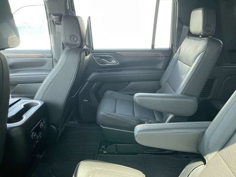 Used 2023 Chevrolet Suburban High Country w/ Max Trailering Package AWD/4WD image 6