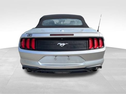 Used 2018 Ford Mustang Premium RWD image 4