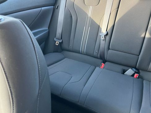 Used 2025 Hyundai Elantra SEL image 40