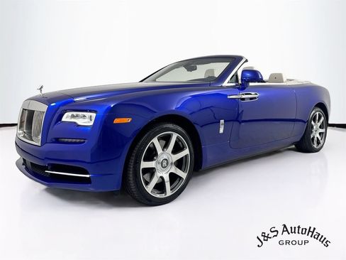 Used 2017 Rolls-Royce Dawn RWD image 3