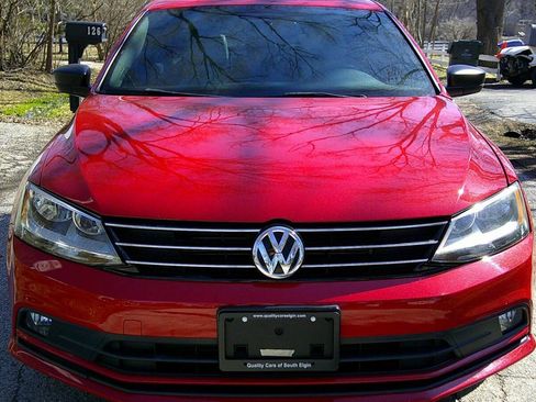 Used 2016 Volkswagen Jetta Sport image 3