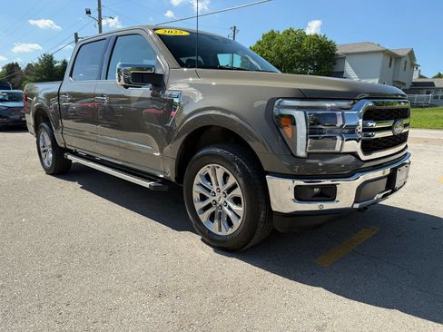 Used 2025 Ford F150 Lariat w/ Equipment Group 501A Mid AWD/4WD image 3