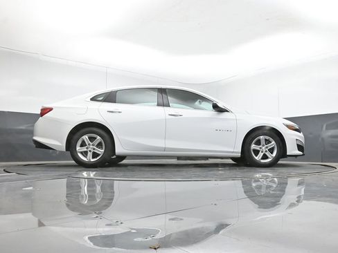 Used 2024 Chevrolet Malibu LT image 39