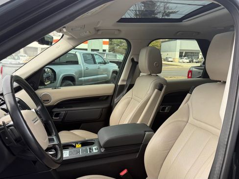 Used 2019 Land Rover Discovery SE image 45