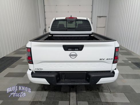 Used 2024 Nissan Frontier SV w/ SV Convenience Package image 4