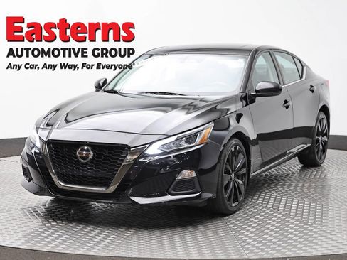 Used 2019 Nissan Altima 2.5 SR w/ SR Premium Package image 1