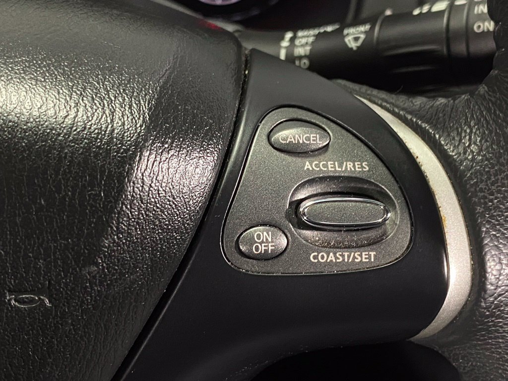 Used 2017 Nissan Pathfinder SV AWD/4WD image 34