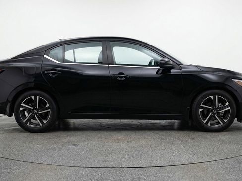 Used 2025 Nissan Sentra SV FWD image 11
