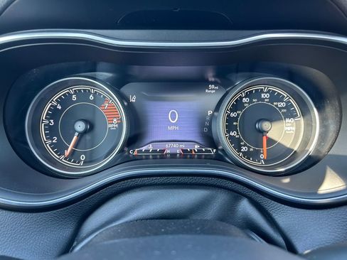 Used 2022 Jeep Cherokee Limited image 11