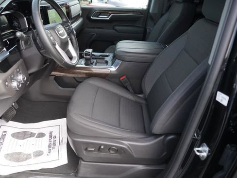 Used 2025 GMC Sierra 1500 Elevation w/ LPO, Elevation Black Package AWD/4WD image 9