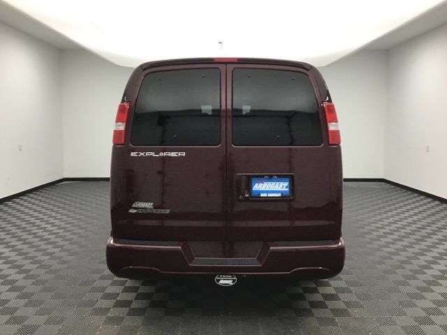 Used 2023 Chevrolet Express 2500 RWD image 4