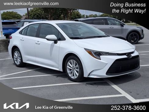 Used 2026 Toyota Corolla LE w/ LE Premium Package FWD image 1