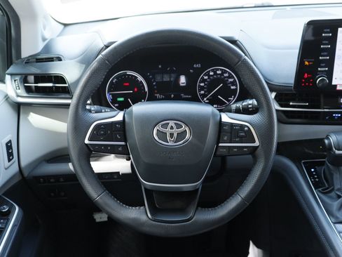 Used 2024 Toyota Sienna Limited AWD/4WD image 24