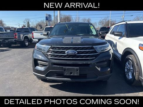 Used 2020 Ford Explorer XLT w/ Comfort Package image 2