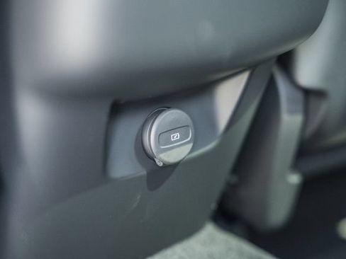 New 2027 Volvo XC60 B5 Plus AWD/4WD image 34