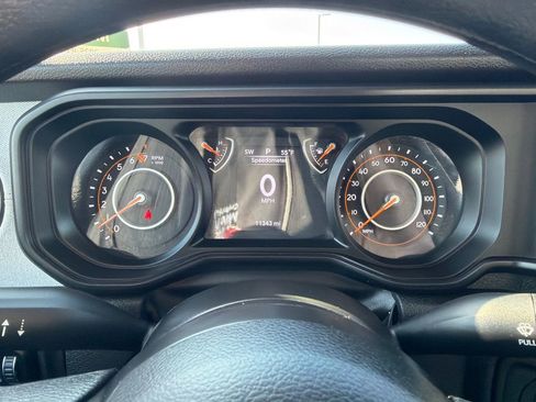 Used 2025 Jeep Gladiator Sport image 21